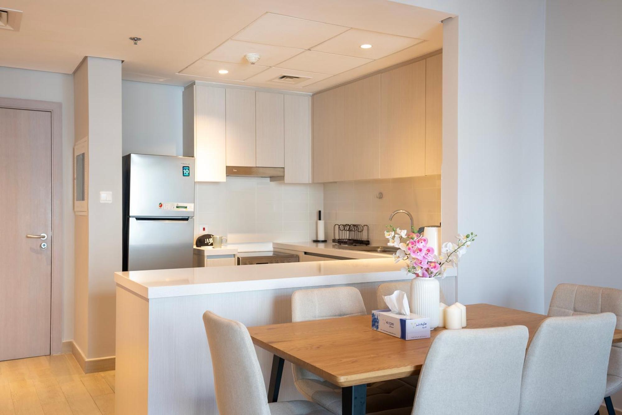Ferrari World & Seaworld - Luxe 2bhk Canal View Appartement Abou Dabi