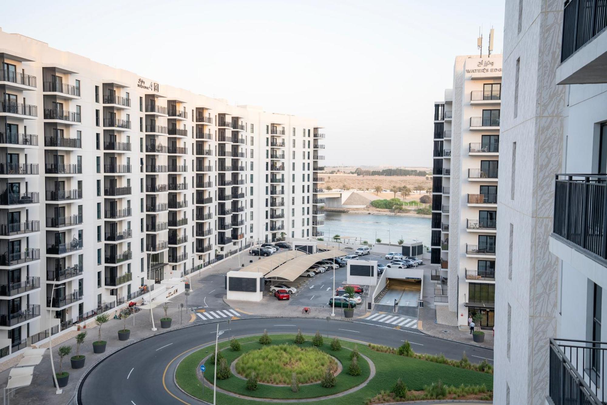Appartement Ferrari World & Seaworld - Luxe 2bhk Canal View Abou Dabi