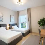 Ferrari World & Seaworld - Luxe 2Bhk Canal View